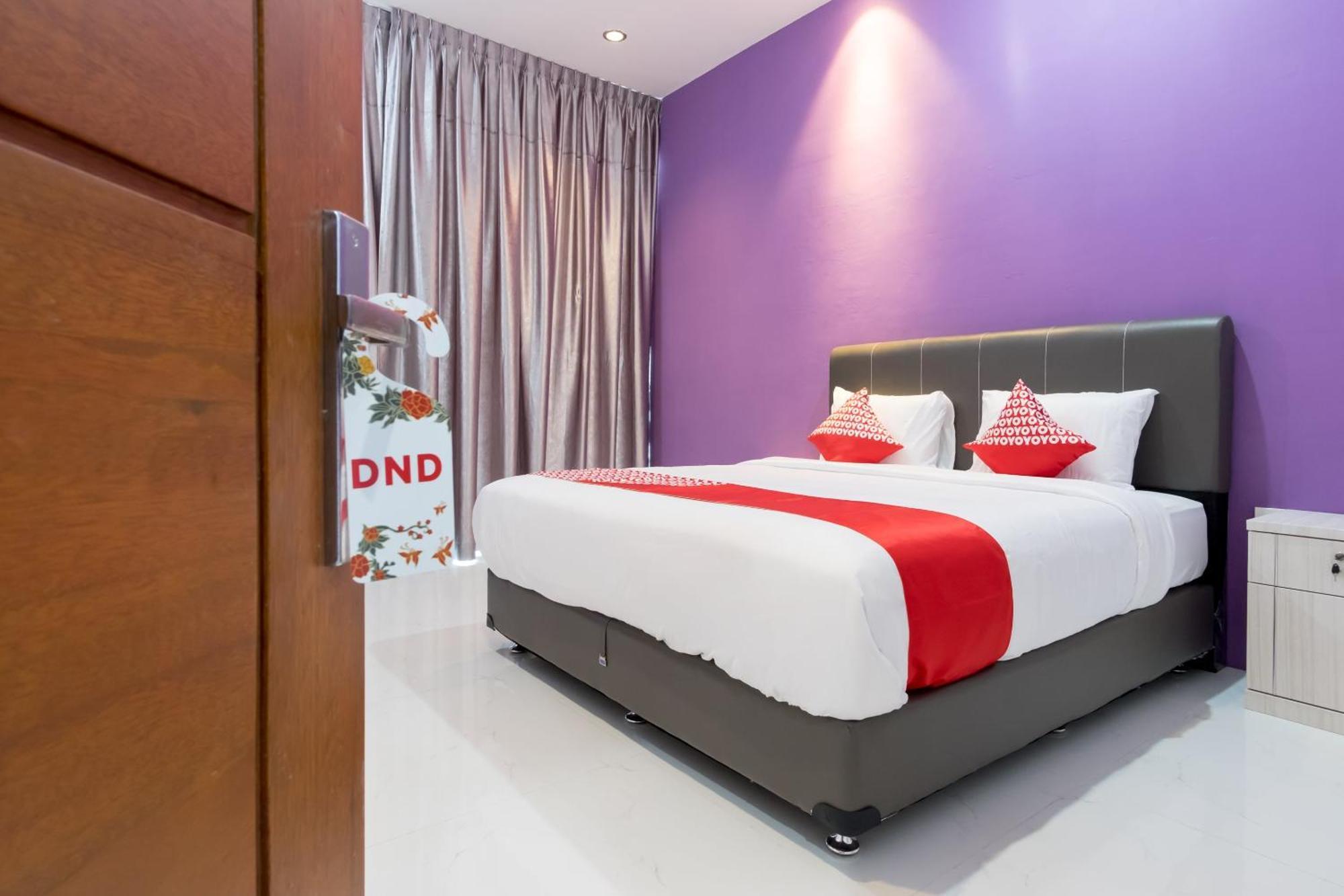 Super Oyo 839 Royal Guest House Medan Exteriör bild