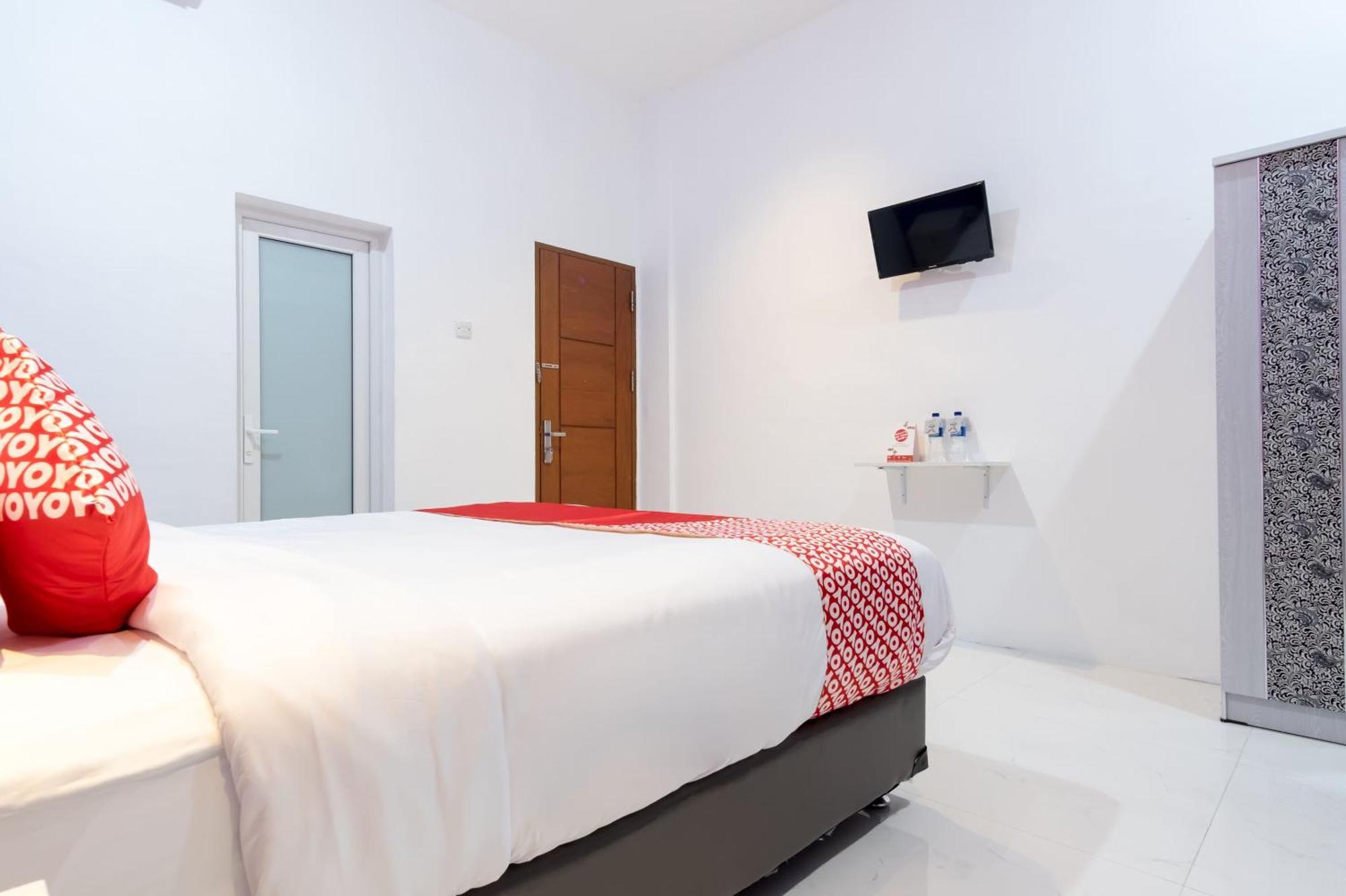 Super Oyo 839 Royal Guest House Medan Exteriör bild