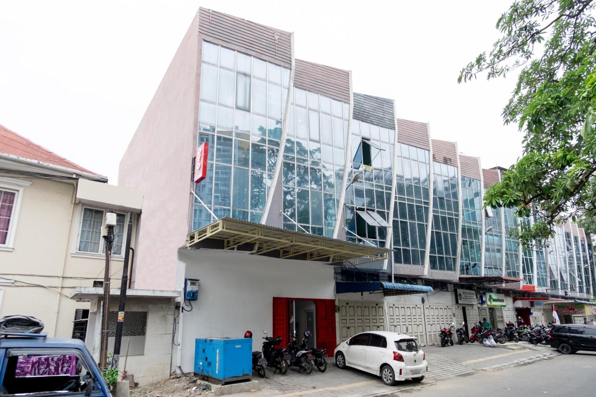 Super Oyo 839 Royal Guest House Medan Exteriör bild